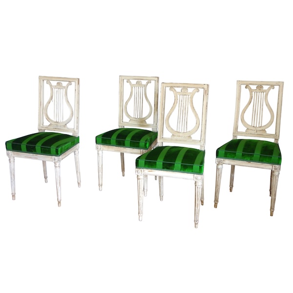 Suite de 4 chaises lyre d'époque Louis XVI en bois laqué et velours de soie