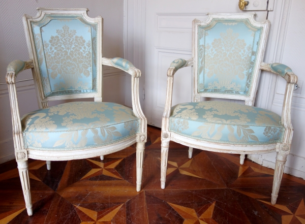 Set of 4 Louis XVI lacquered cabriolet armchairs stamped Claude Lerat - 18th century