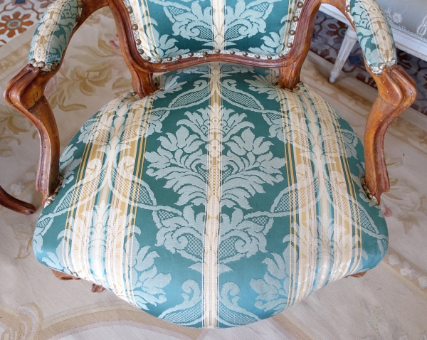 Suite de 4 fauteuils cabriolet d'époque Louis XV en bois naturel, soierie verte - XVIIIe siècle