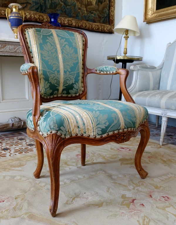 Suite de 4 fauteuils cabriolet d'époque Louis XV en bois naturel, soierie verte - XVIIIe siècle