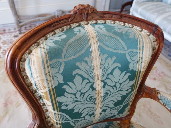 Suite de 4 fauteuils cabriolet d'époque Louis XV en bois naturel, soierie verte - XVIIIe siècle