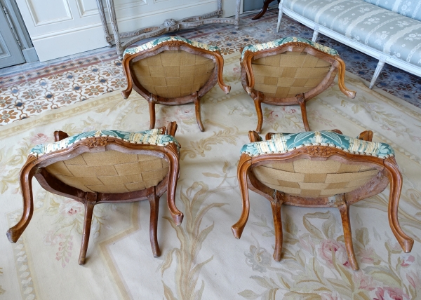 Suite de 4 fauteuils cabriolet d'époque Louis XV en bois naturel, soierie verte - XVIIIe siècle