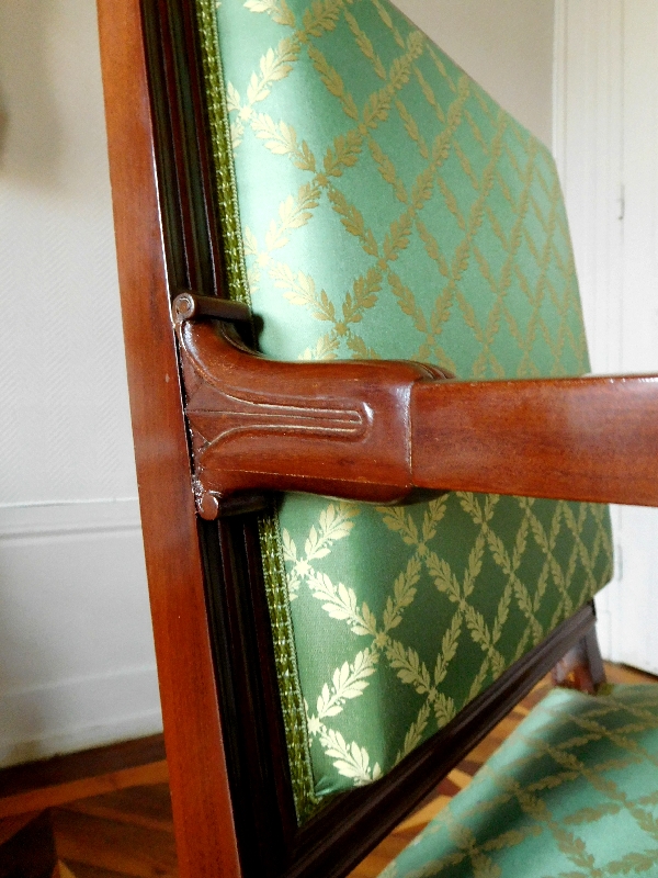 Suite de 4 fauteuils d'officier d'époque Empire en acajou, attribués à Marcion