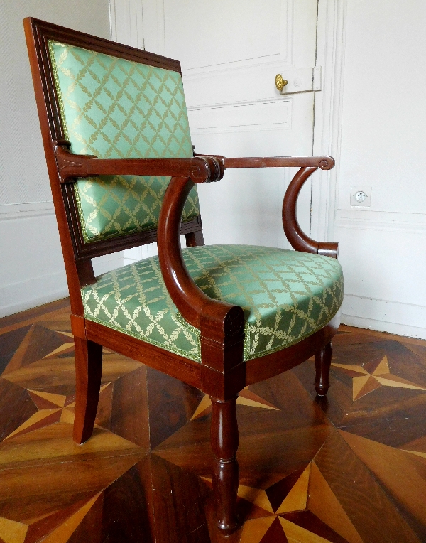 Suite de 4 fauteuils d'officier d'époque Empire en acajou, attribués à Marcion