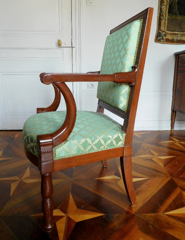 Suite de 4 fauteuils d'officier d'époque Empire en acajou, attribués à Marcion