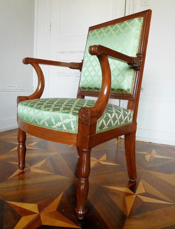 Suite de 4 fauteuils d'officier d'époque Empire en acajou, attribués à Marcion