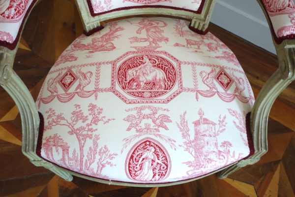 Suite de 4 fauteuils cabriolets d'époque Louis XVI en bois laqué, couverture toile de Jouy