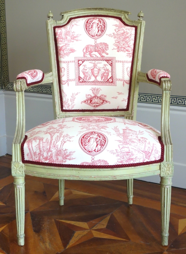 Suite de 4 fauteuils cabriolets d'époque Louis XVI en bois laqué, couverture toile de Jouy