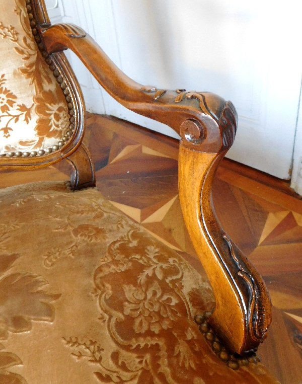 Set of 4 Louis XV walnut armchairs - attributed to Pierre Nogaret