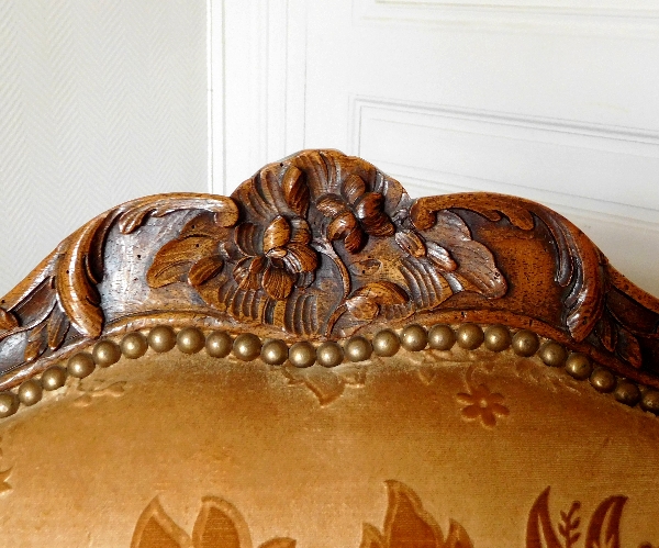 Salon de 4 fauteuils à la Reine d'époque Louis XV - travail lyonnais attribué à Pierre Nogaret