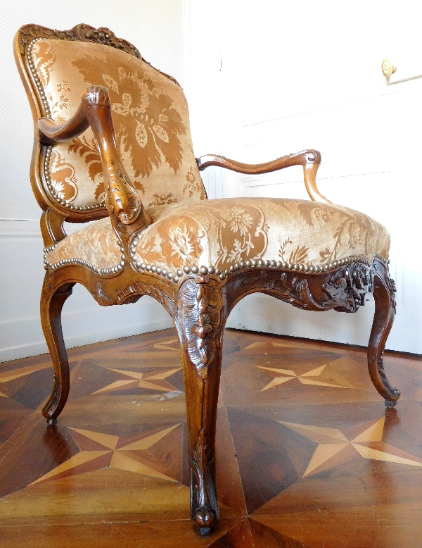 Set of 4 Louis XV walnut armchairs - attributed to Pierre Nogaret