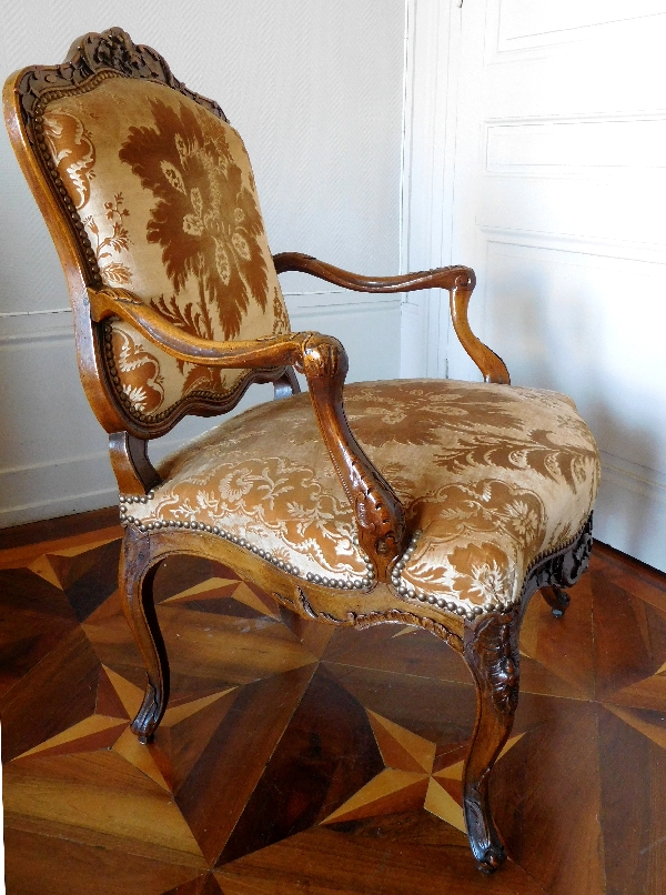 Set of 4 Louis XV walnut armchairs - attributed to Pierre Nogaret
