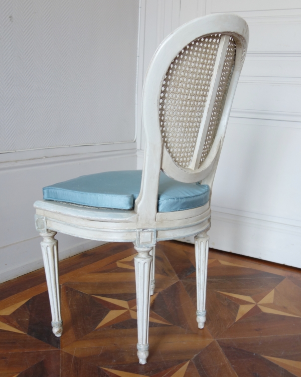 Set of 6 Louis XVI caned chairs for the dining room, 18th century
