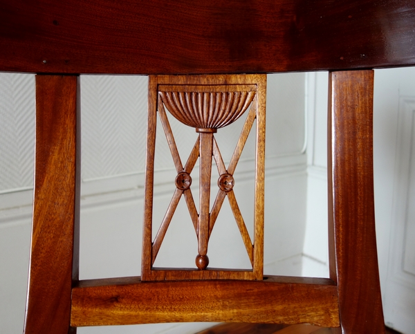 6 chaises de salle à manger Klismos en acajou, époque Consulat Empire vers 1800