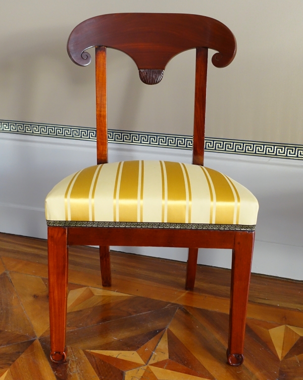 Suite de 6 chaises en acajou modèle au bouclier grec de Marcion - époque Empire