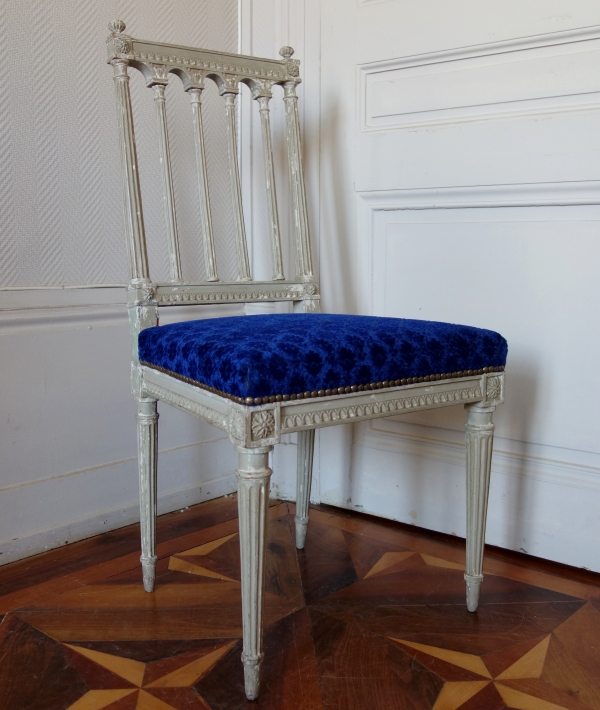 Série de 6 chaises de salle à manger d'époque Louis XVI, modèle à colonettes d'après Jacob