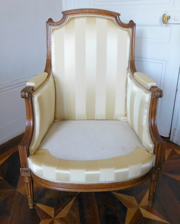 JBB Demay : large Louis XVI bergere, Tassinari & Chatel silk, late 18th century - stamped