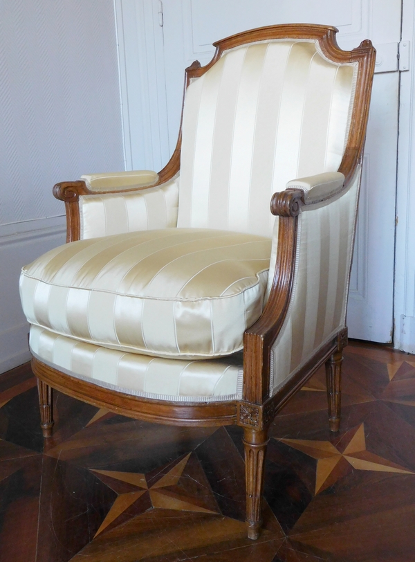 JBB Demay : large Louis XVI bergere, Tassinari & Chatel silk, late 18th century - stamped