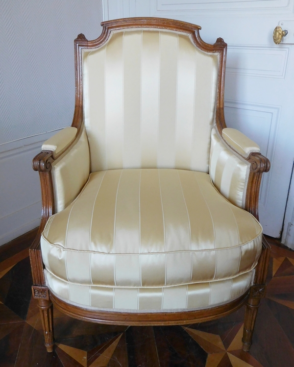 JBB Demay : large Louis XVI bergere, Tassinari & Chatel silk, late 18th century - stamped