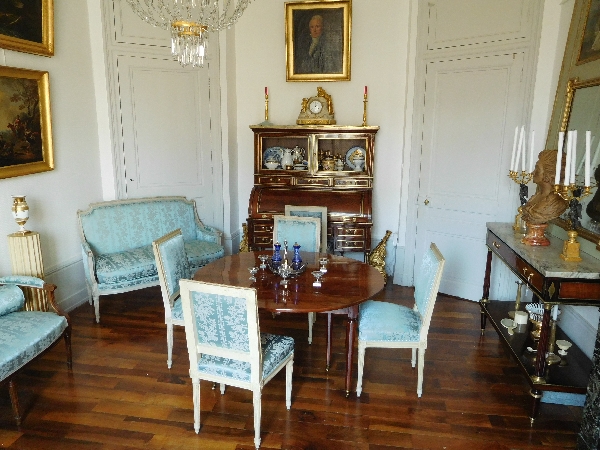 Louis XVI sofa for 2 persons, lacquered wood and blue silk, 18th century