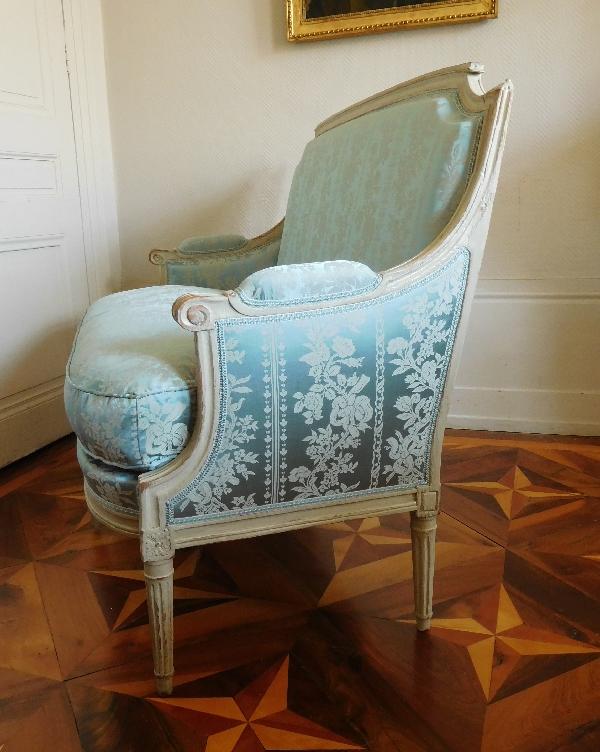 Louis XVI sofa for 2 persons, lacquered wood and blue silk, 18th century