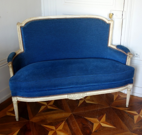 Louis XVI sofa for 2 covered with blue velvet, late 18th century circa 1790