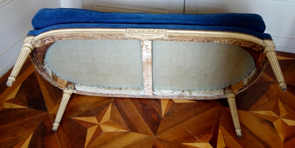 Louis XVI sofa for 2 covered with blue velvet, late 18th century circa 1790