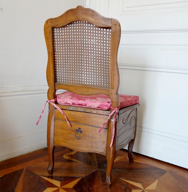 Compiegne palace : Louis XV commode stamped H Amand