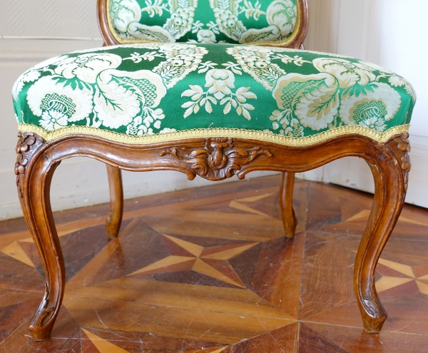 Etienne Meunier : chaise de salon d'époque Louis XV richement sculptée - estampillée