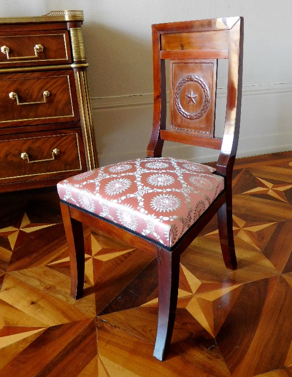 Paire de chaises en acajou d'époque Consulat - Empire, garniture de soie