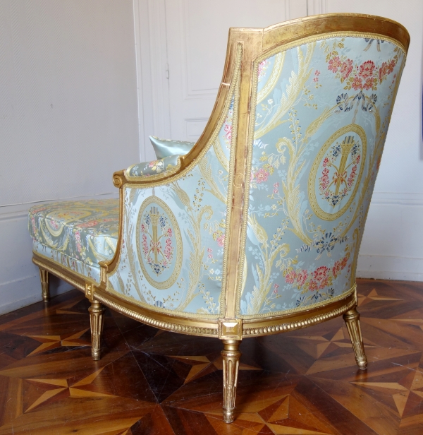 Louis XVI style long chair, gold leaf gilt wood, Tassinari & Chatel silk