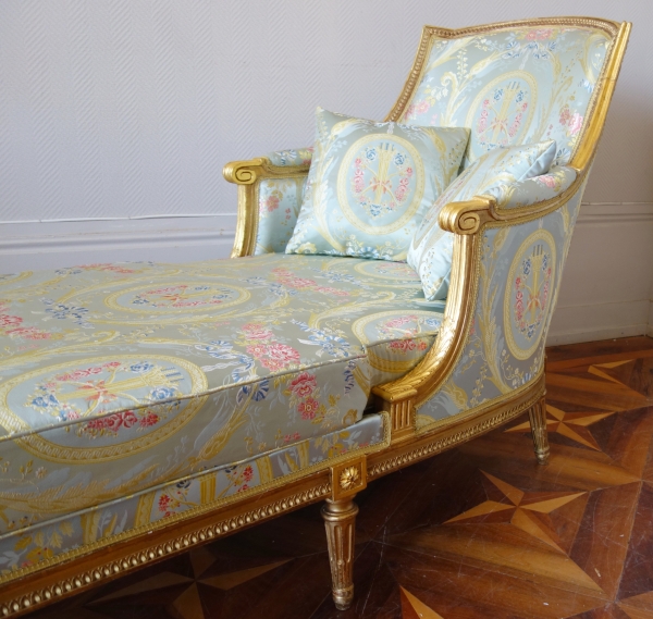 Louis XVI style long chair, gold leaf gilt wood, Tassinari & Chatel silk