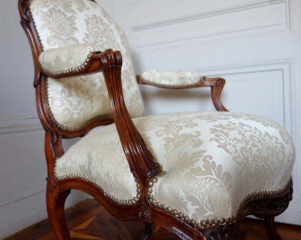 Louis XV walnut armchair attributed to Pierre Nogaret - 18th century circa 1850