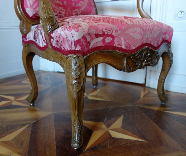 Louis XV walnut armchair attributed to Pierre Nogaret - 18th century