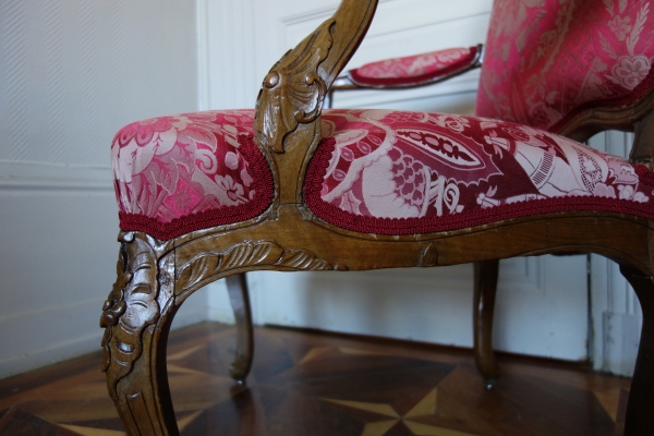 Louis XV walnut armchair attributed to Pierre Nogaret - 18th century