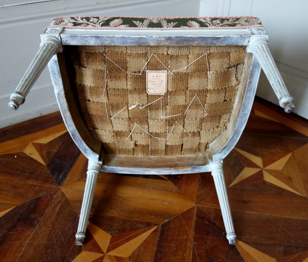 Fauteuil de bureau d'époque Louis XVI en bois sculpté et soie ancienne - attribué à Jacob