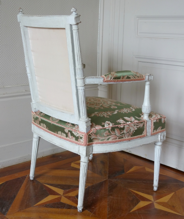 Fauteuil de bureau d'époque Louis XVI en bois sculpté et soie ancienne - attribué à Jacob