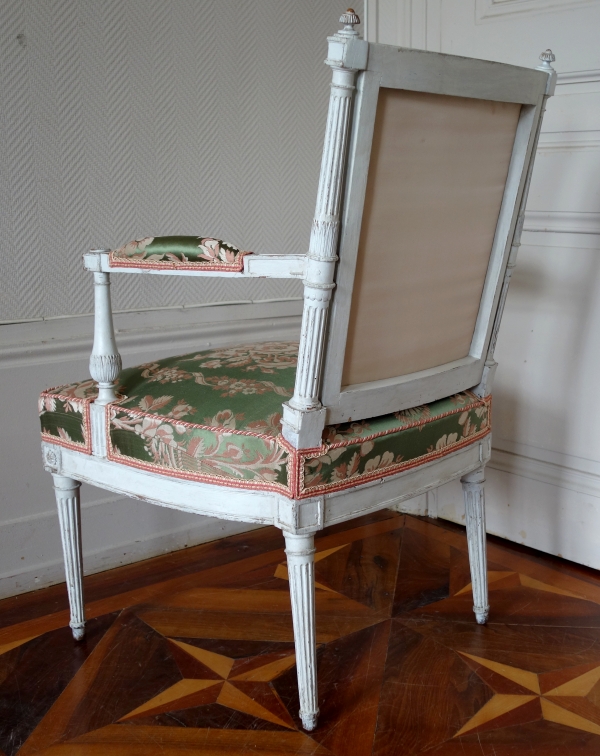 Fauteuil de bureau d'époque Louis XVI en bois sculpté et soie ancienne - attribué à Jacob