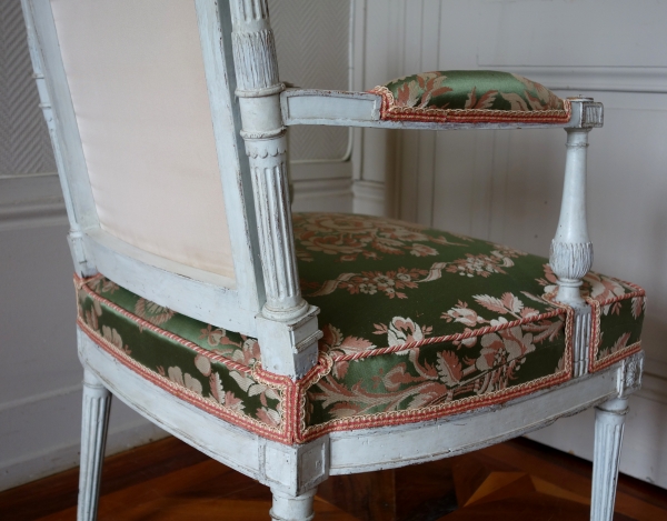 Fauteuil de bureau d'époque Louis XVI en bois sculpté et soie ancienne - attribué à Jacob