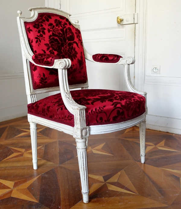 Louis XVI lacquered wood armchair covered with red velvet - 18th century