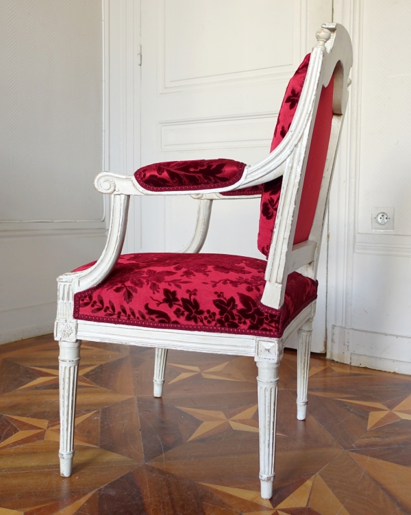 Louis XVI lacquered wood armchair covered with red velvet - 18th century