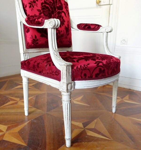 Fauteuil de bureau d'époque Louis XVI en bois sculpté et velours de Gênes