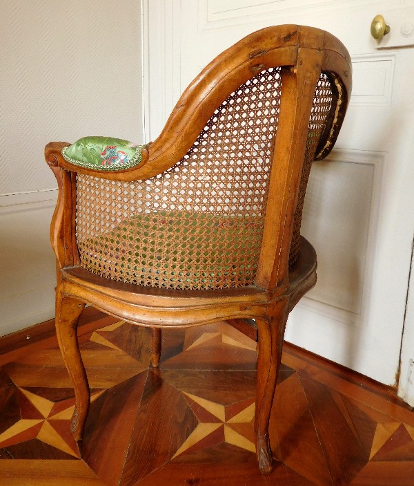 Fauteuil de cabinet / fauteuil de bureau en noyer d'époque Louis XV