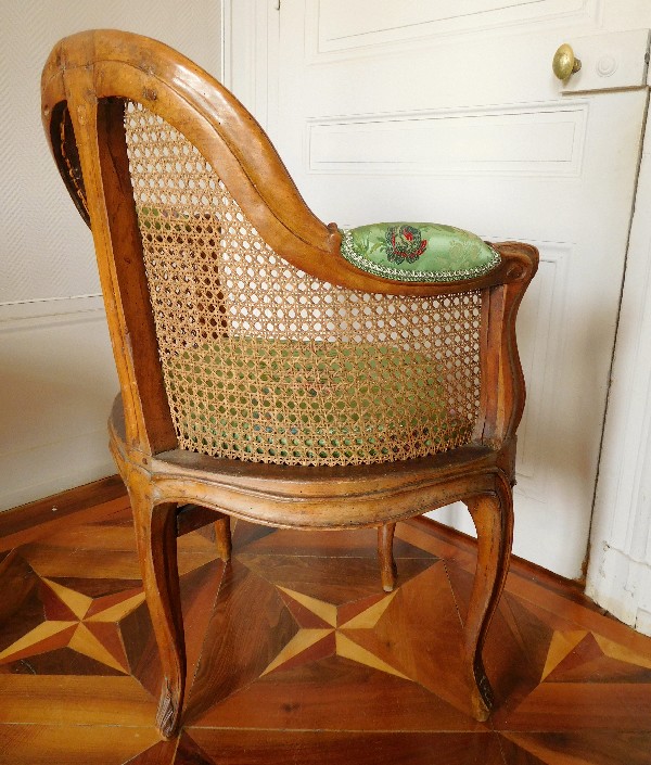 Fauteuil de cabinet / fauteuil de bureau en noyer d'époque Louis XV