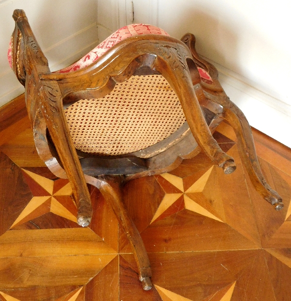 Regence walnut office armchair - early 18th century