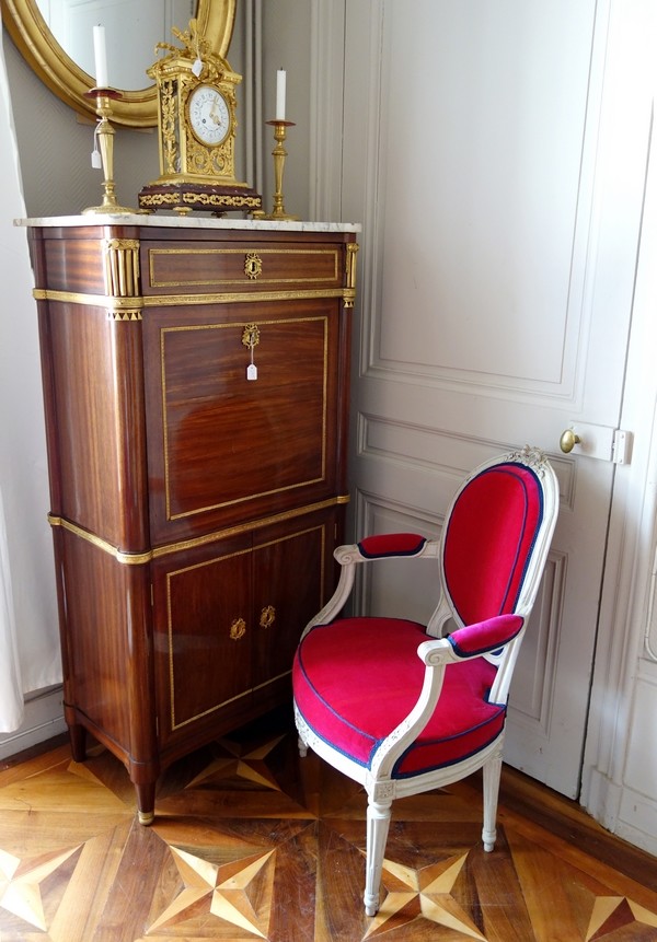 Jean Baptiste Boulard : finely carved Louis XVI cabriolet armchair - rich pink velvet silk - stamped