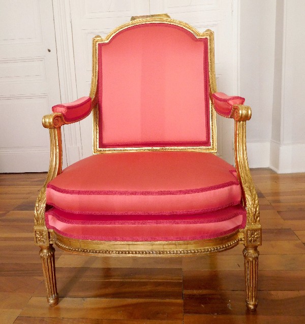 Prestige gilt wood Louis XVI Armchair, 