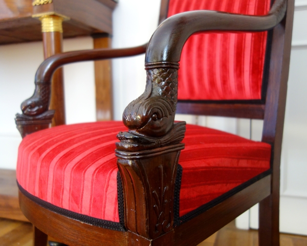 Empire mahogany armchair, dolphin-shaped armrests, early 19th century