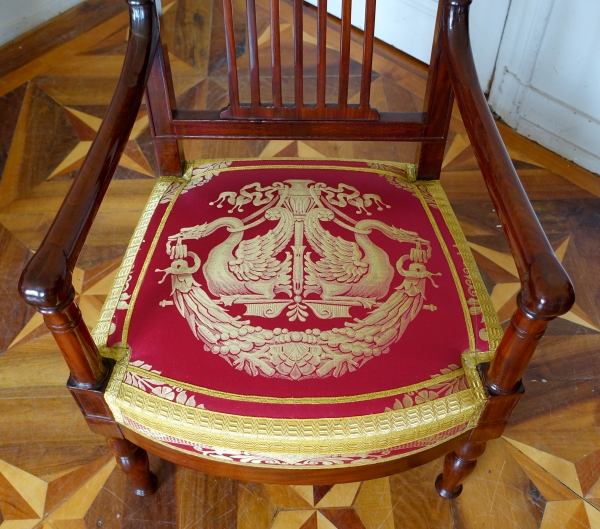 Palais de Saint Cloud : fauteuil Empire estampillé de Jean Pierre Louis et numéros d'inventaire