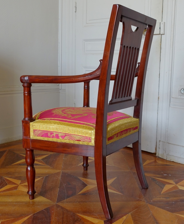 Palais de Saint Cloud : fauteuil Empire estampillé de Jean Pierre Louis et numéros d'inventaire